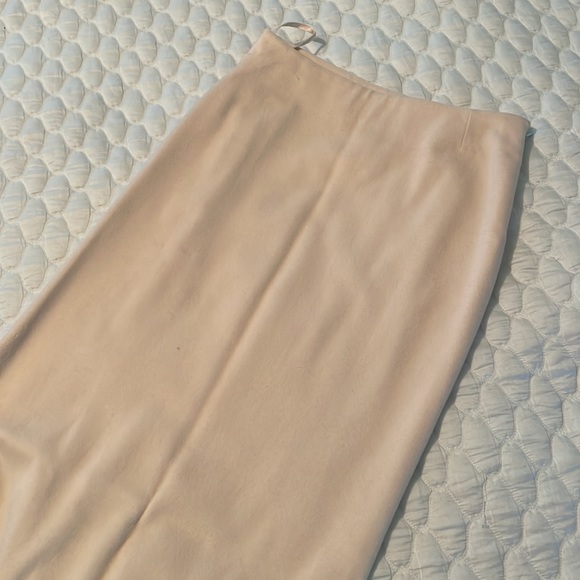 Guy Laroche Paris cream cashmere skirt sz 4 - Picture 3 of 5